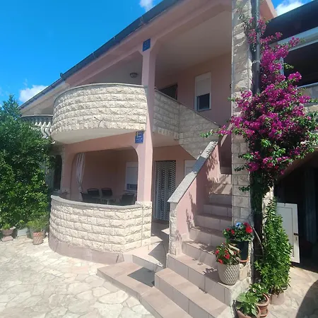 Apartament Ruza Vir